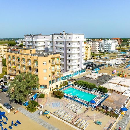 Bikini Tropicana Family Hotel Lido Di Savio Exterior foto